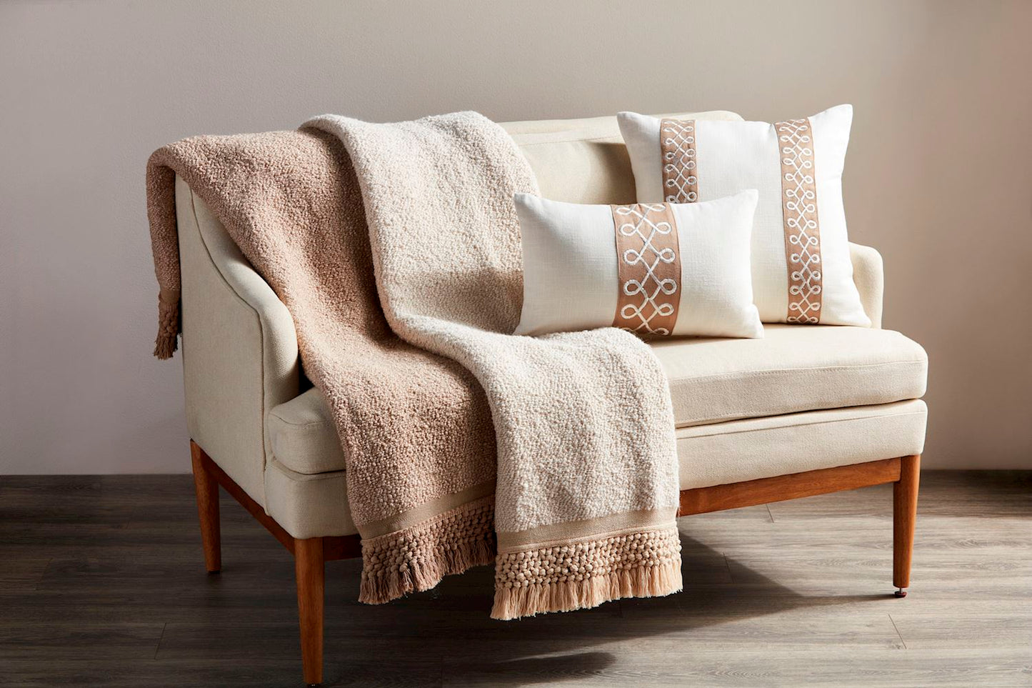 Square Classic Fab Trim Pillow