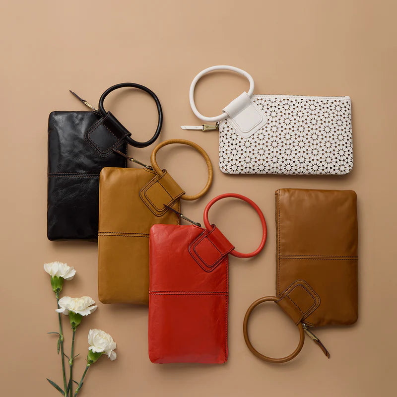 Sable Wristlet in Polished Leather