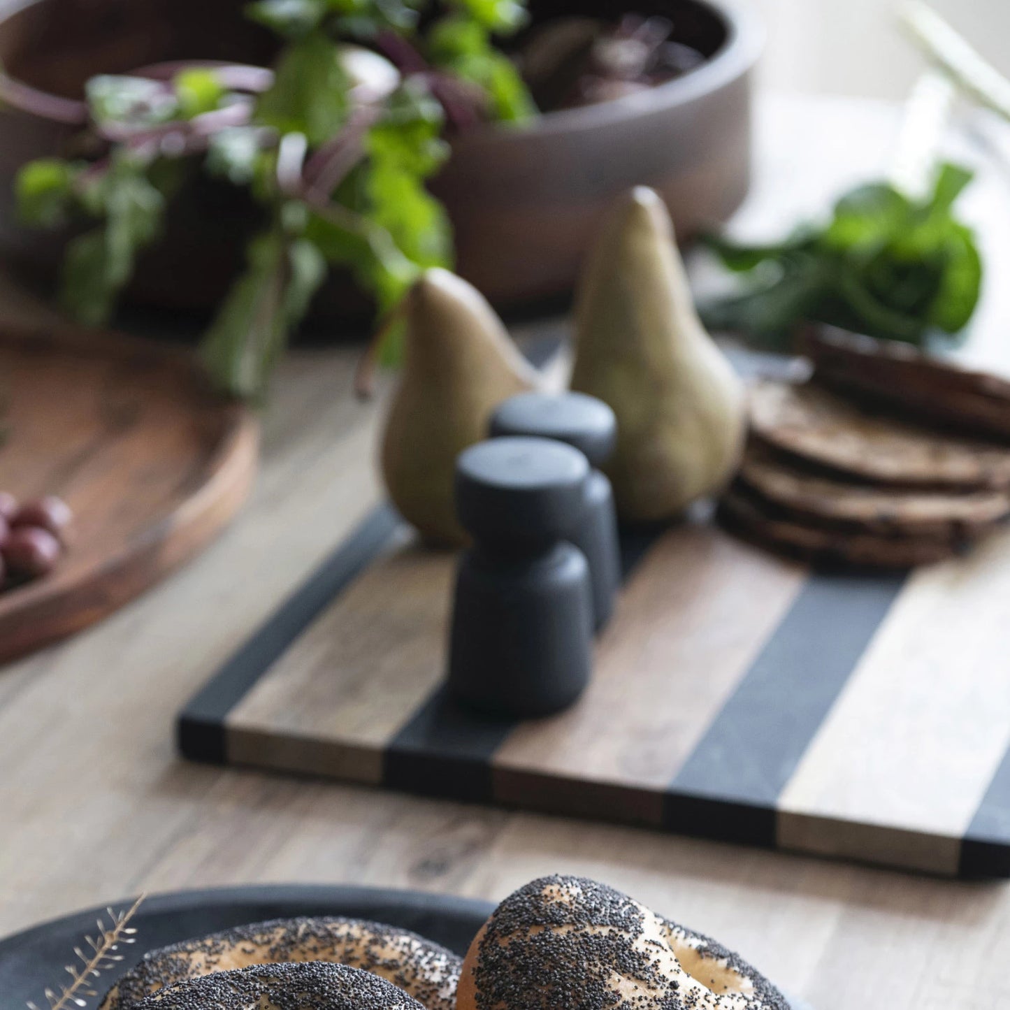 Mango Wood Cheese/Cutting Board w/Stripes