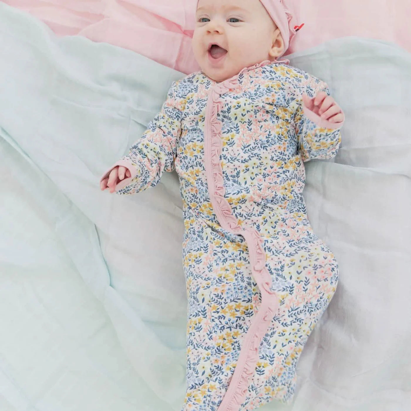 Chelsea Ruffle Magnetic Gown & Hat Set